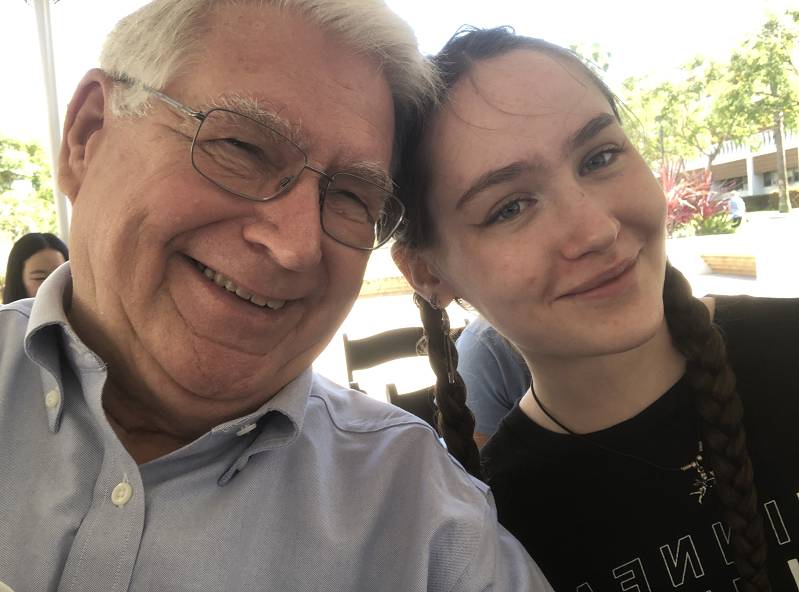[ Abby y Joe at LMU ]